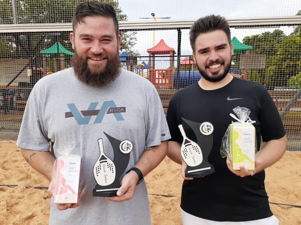 Betinho e Jo�o Leonardo conquistam o t�tulo do torneio interno de Beach T�nis categorias A e B