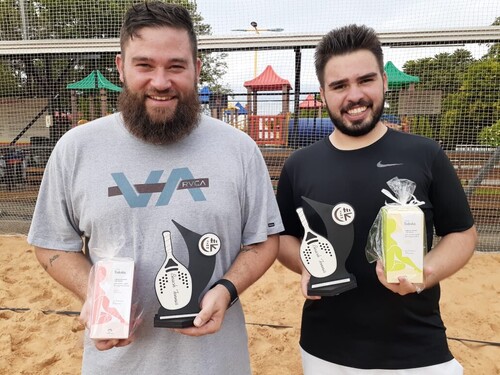 Betinho e Jo�o Leonardo conquistam o t�tulo do torneio interno de Beach T�nis categorias A e B