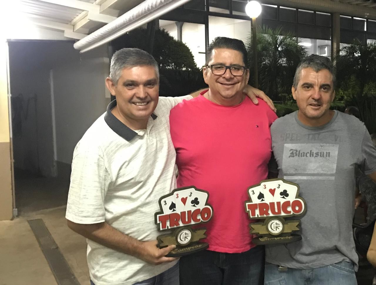 Nen� e Pipo s�o campe�es do torneio de Truco na AFMM