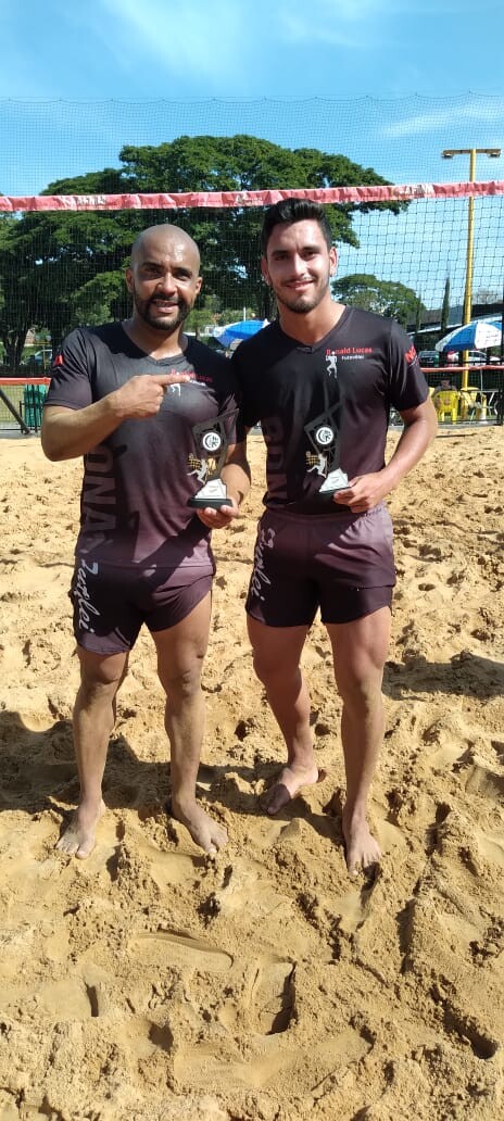 Rafael e Ronald campe�o de Futev�lei Categoria A