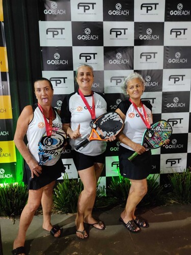 Sandra Mendes Dias, Benedita Oliveira Silveira e Maria da gl�ria Barboza campe�s do Interclubes 50+ do Go Beach T�nis