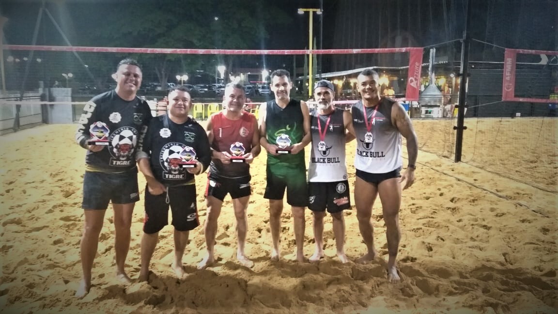 Piga e Alvarenga conquista t�tulo na categoria master de futev�lei