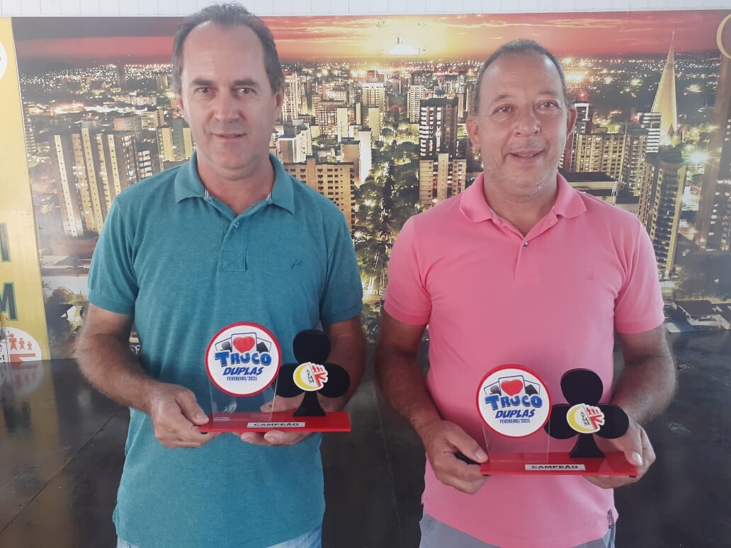 Rubens e Nivaldo s�o camp�es do Torneio Interno de Truco em Duplas